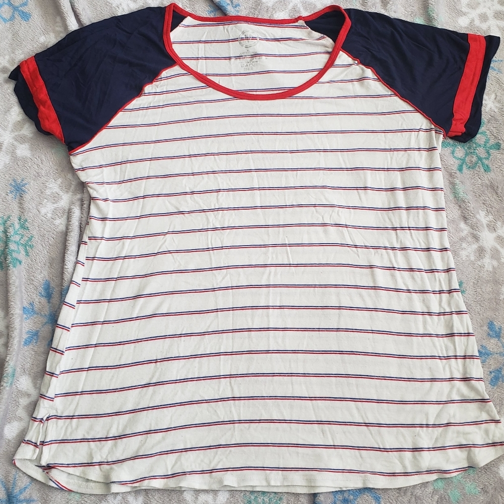 Maurice's 24/7 t-shirt size XL